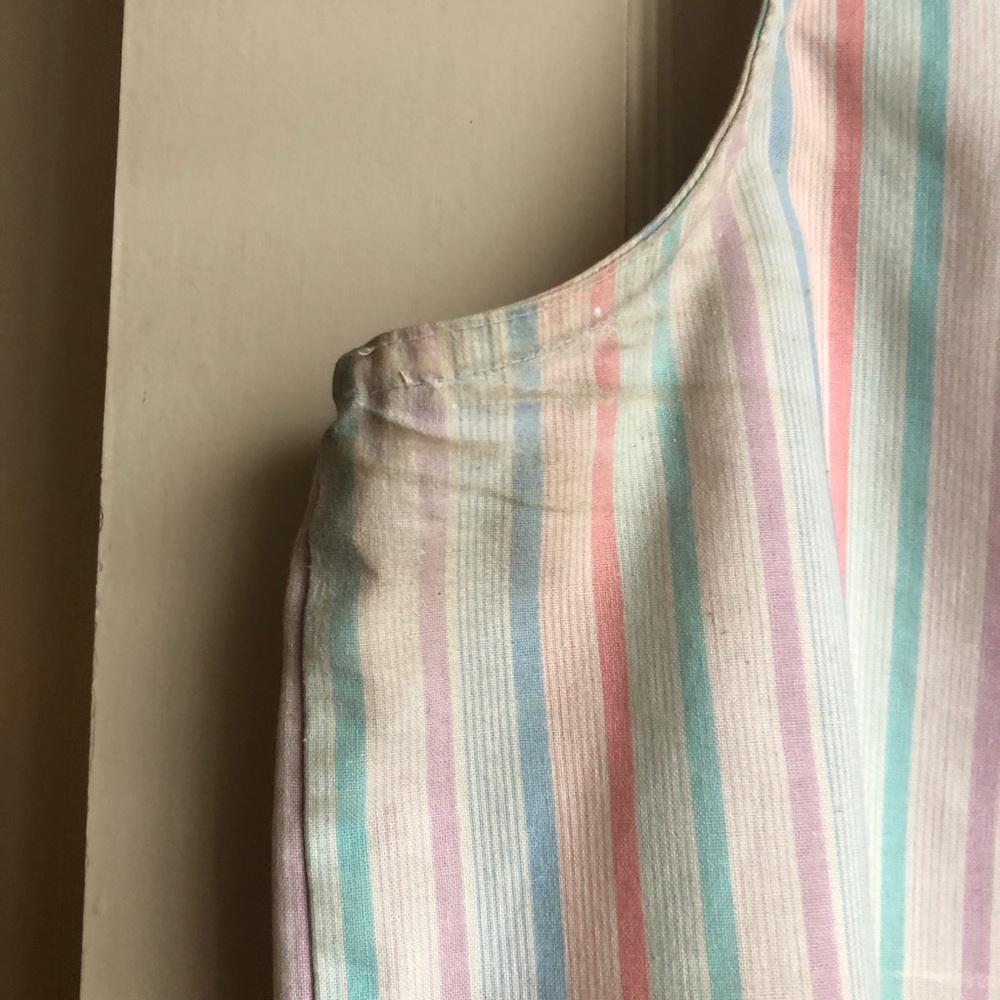 Vintage Levi’s juniors pastel crop top - Picture 6 of 6